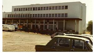 BB 013 CITE JEAN DE LA FONTAINE 1983 LE CENTRE COMMERCIAL